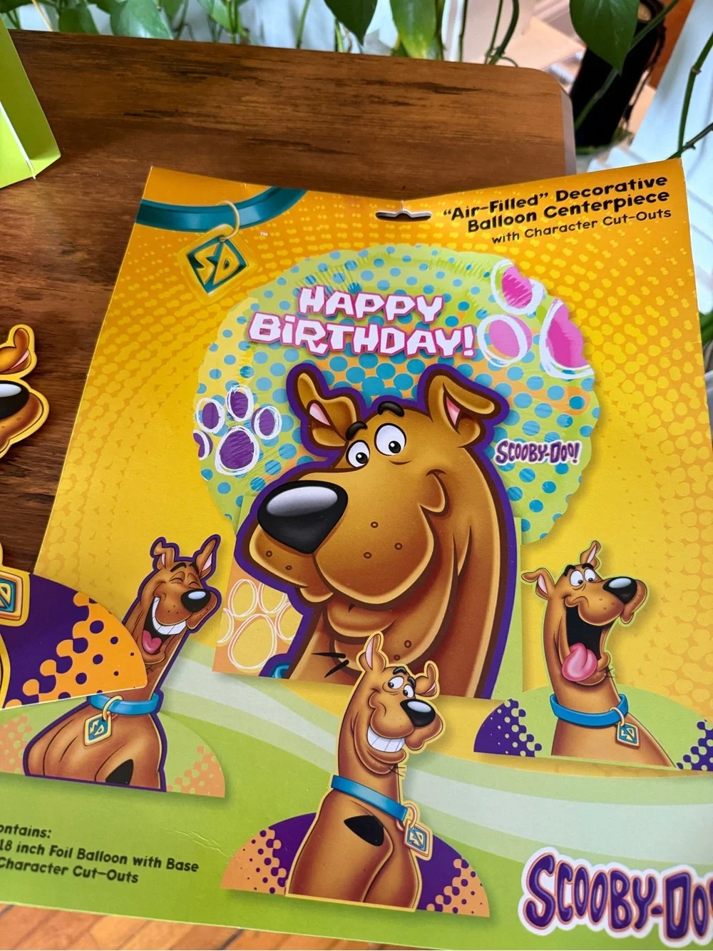 Happy Birthday Table Centerpiece Balloon Decoration - SCOOBY DOO